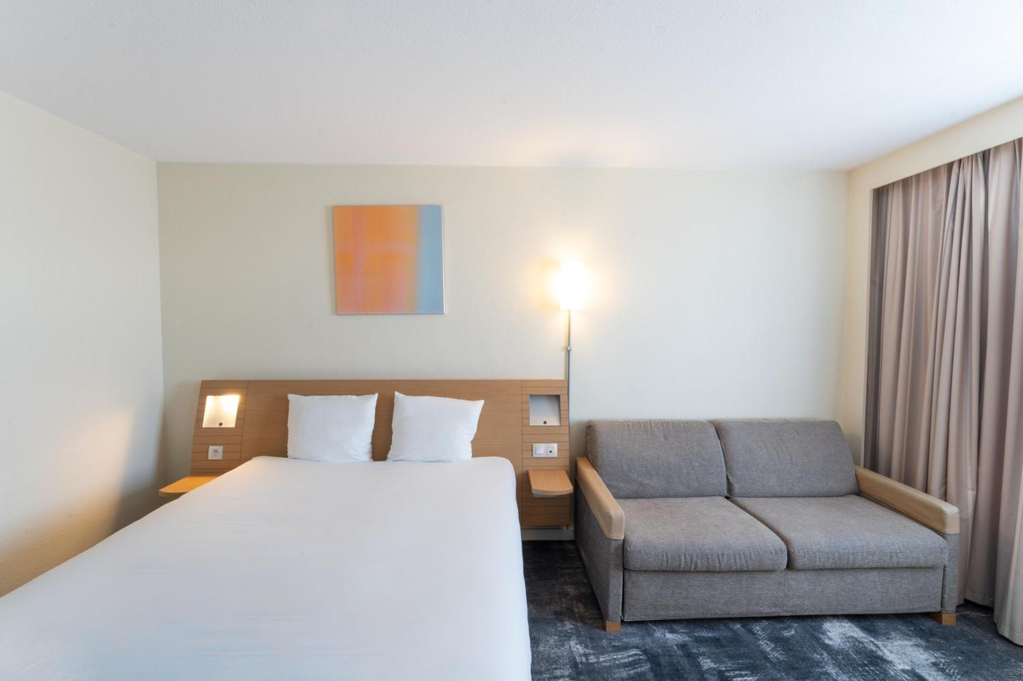 Novotel Nantes Centre Bord De Loire Exteriör bild