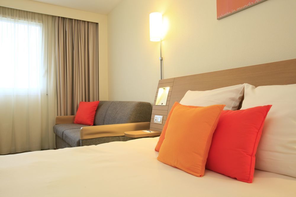 Novotel Nantes Centre Bord De Loire Exteriör bild