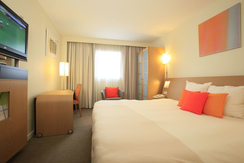 Novotel Nantes Centre Bord De Loire Exteriör bild