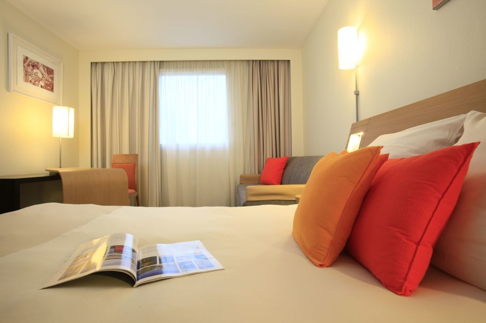 Novotel Nantes Centre Bord De Loire Exteriör bild