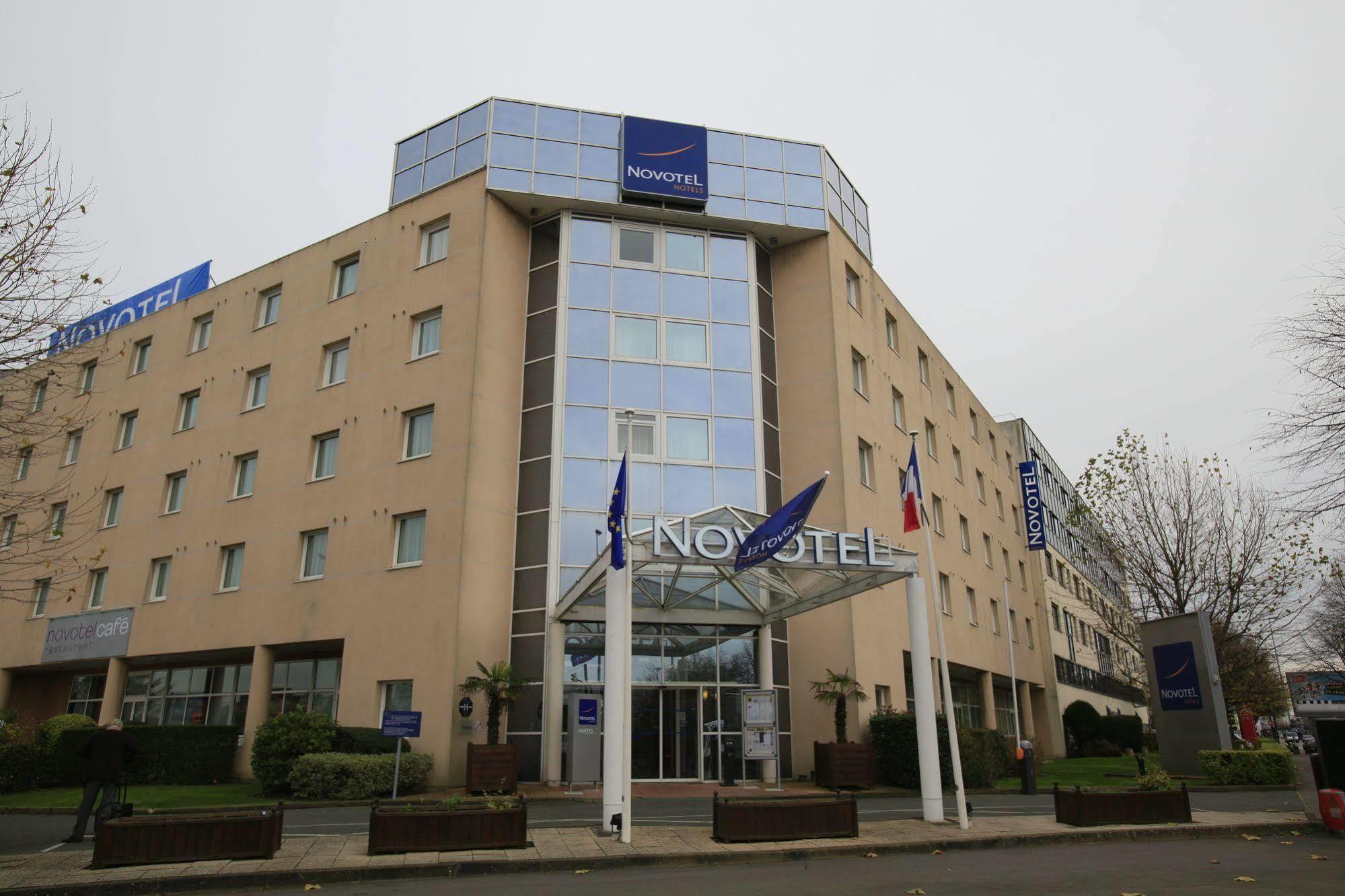 Novotel Nantes Centre Bord De Loire Exteriör bild